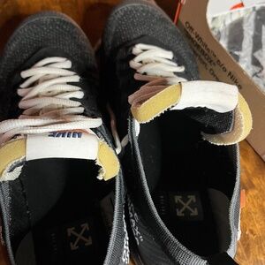 The Ten: Off White x Nike Vapormax BLK Size 11M